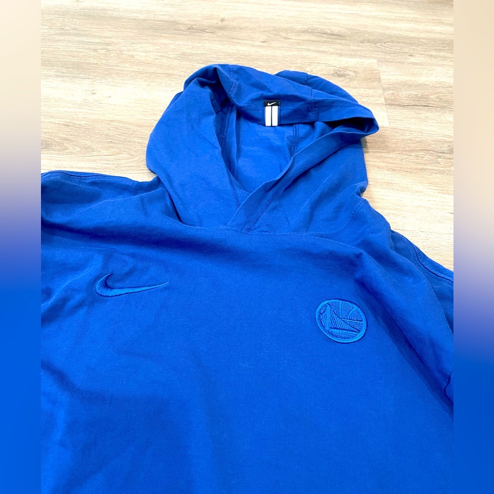 Nike Golden state longsleeve tee with hood.